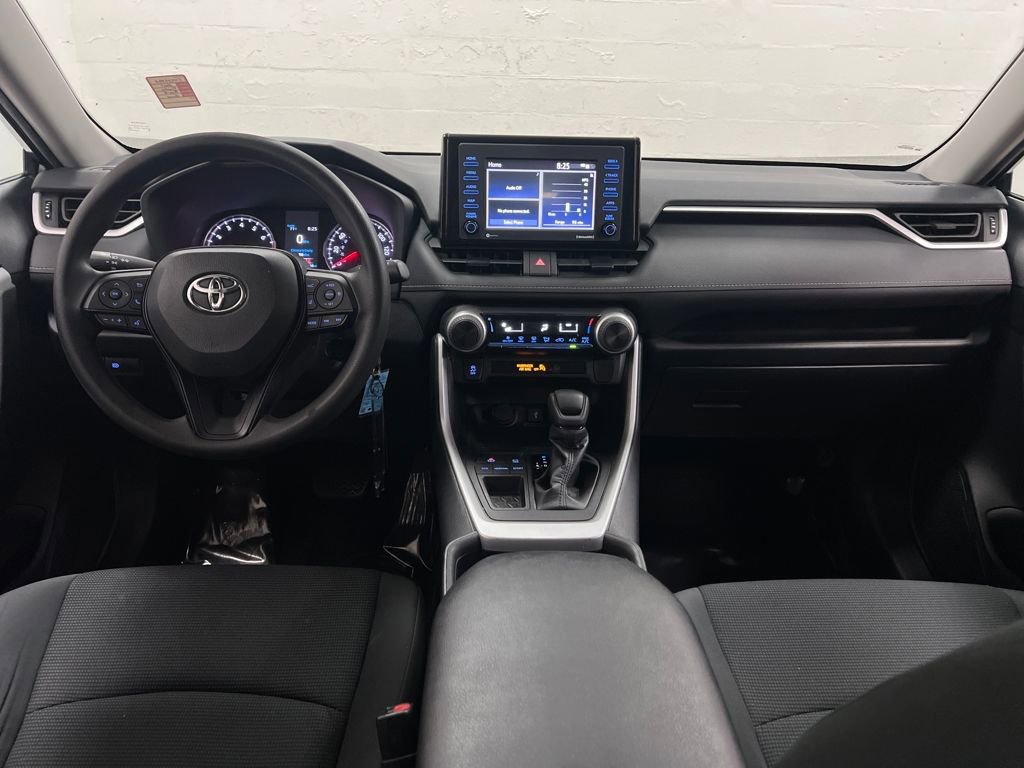 Used 2021 Toyota RAV4 LE image 14