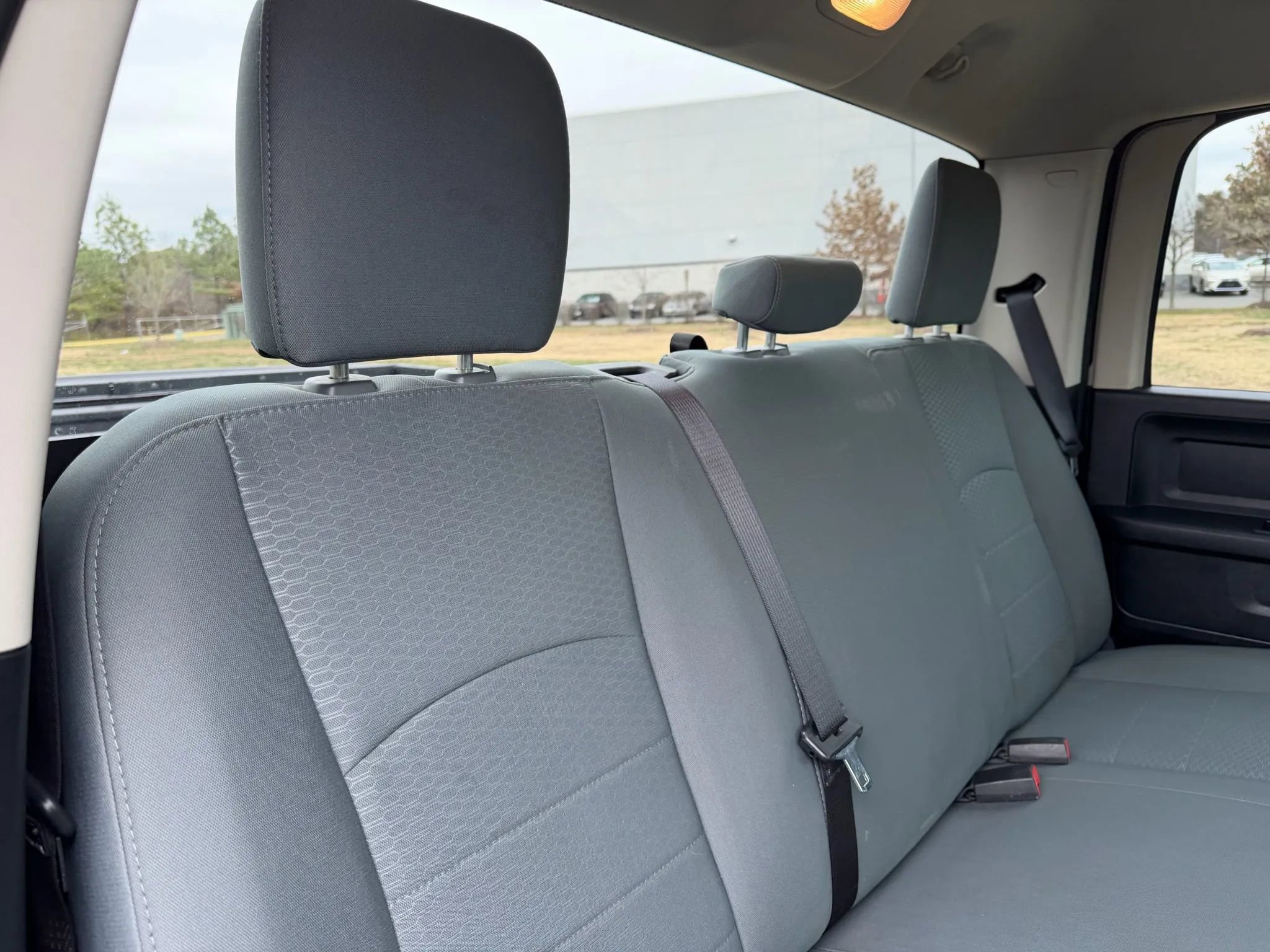 Used 2017 RAM 1500 Express image 32