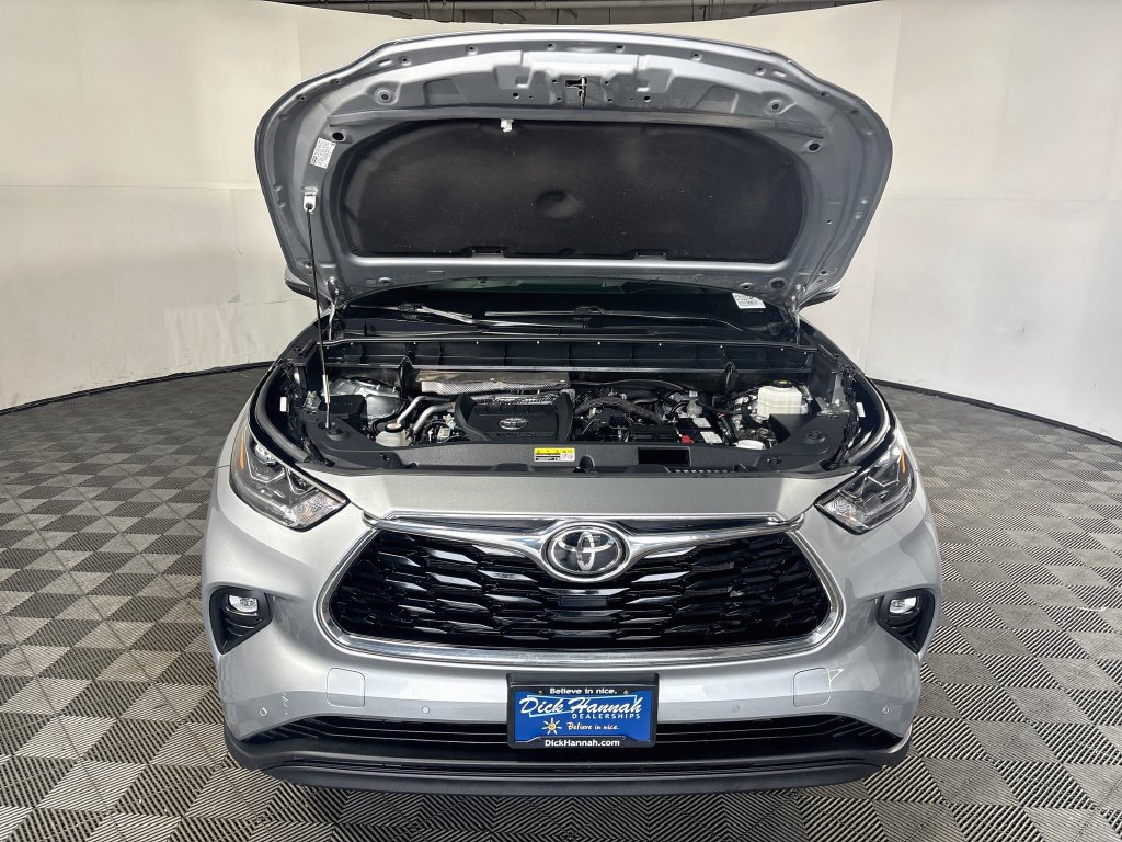 Used 2023 Toyota Highlander Limited AWD/4WD image 23