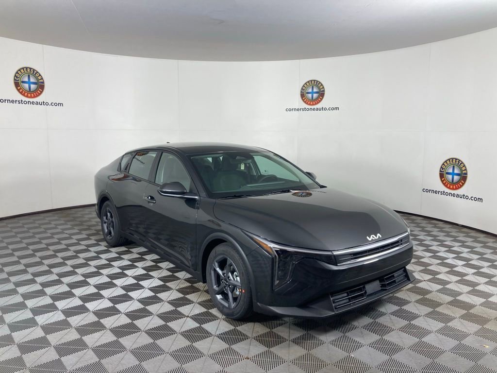 New 2025 Kia K4 LXS image 16