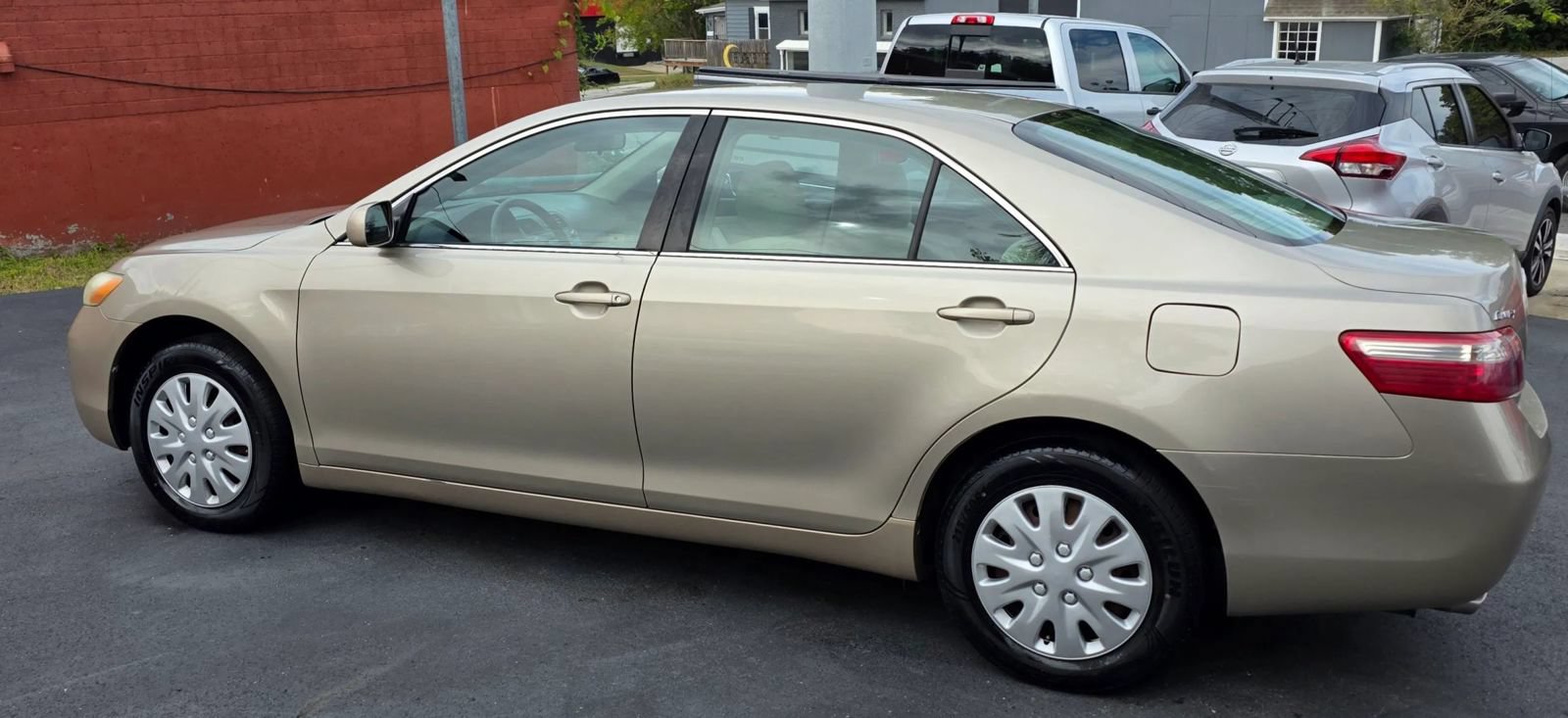 Used 2009 Toyota Camry LE FWD image 17