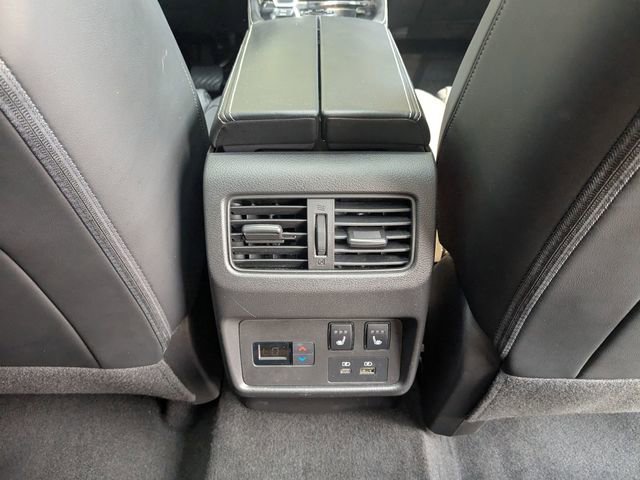 Used 2023 Nissan Rogue Platinum w/ Platinum Premium Package AWD/4WD image 23