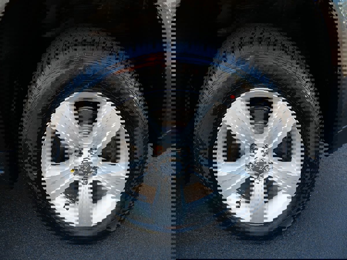 Used 2017 Jeep Compass Latitude image 33