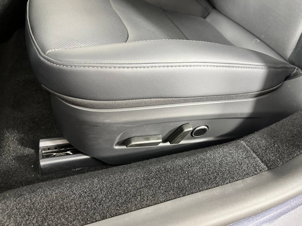 Used 2025 Tesla Model 3 Long Range AWD/4WD image 30