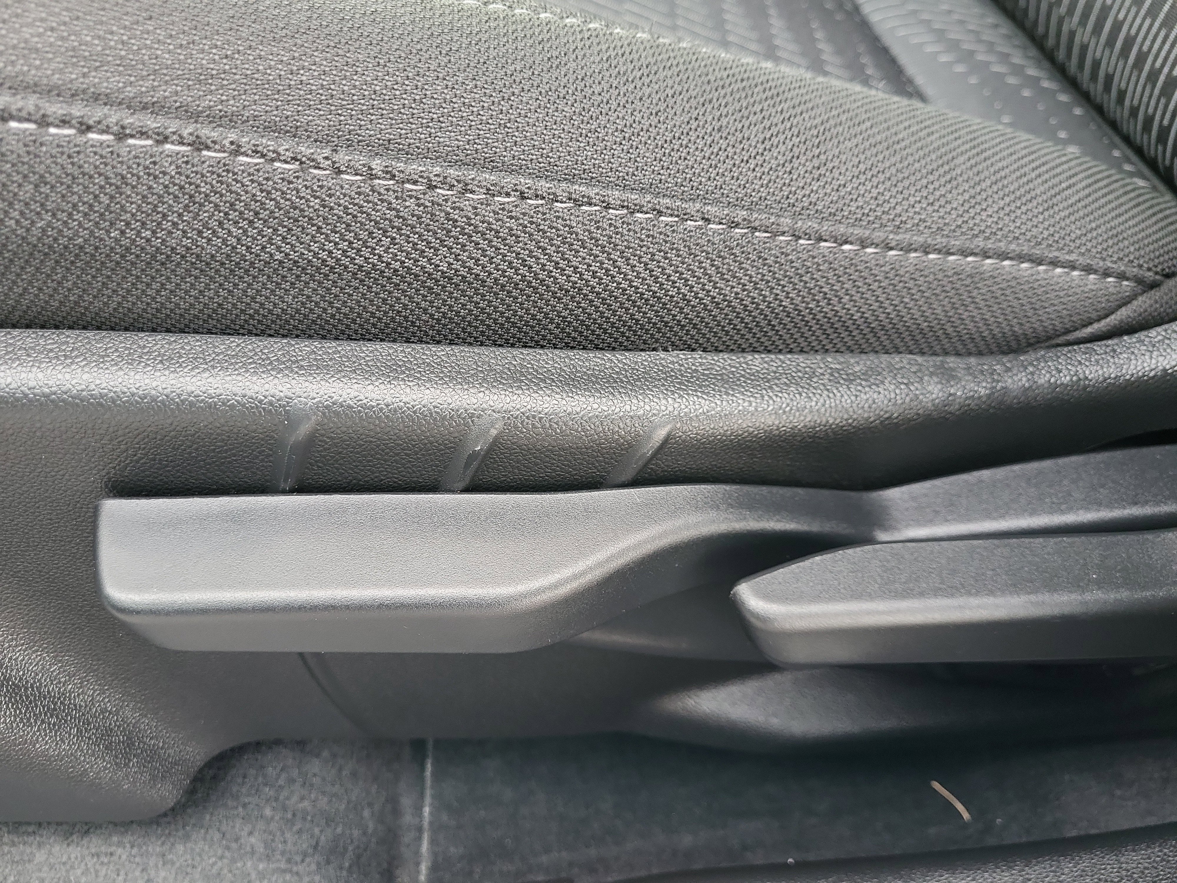 Used 2025 Chevrolet Equinox LT w/ Safety and Technology Package image 14