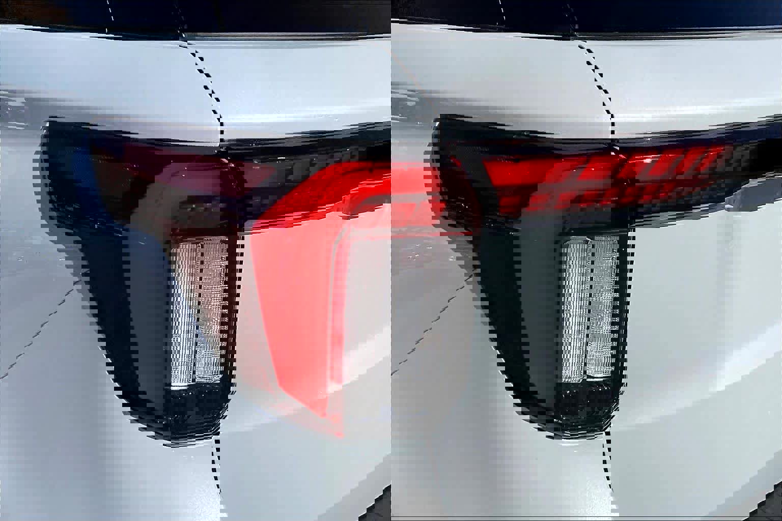 New 2026 Ford Explorer Tremor w/ Tremor Convenience Package image 14