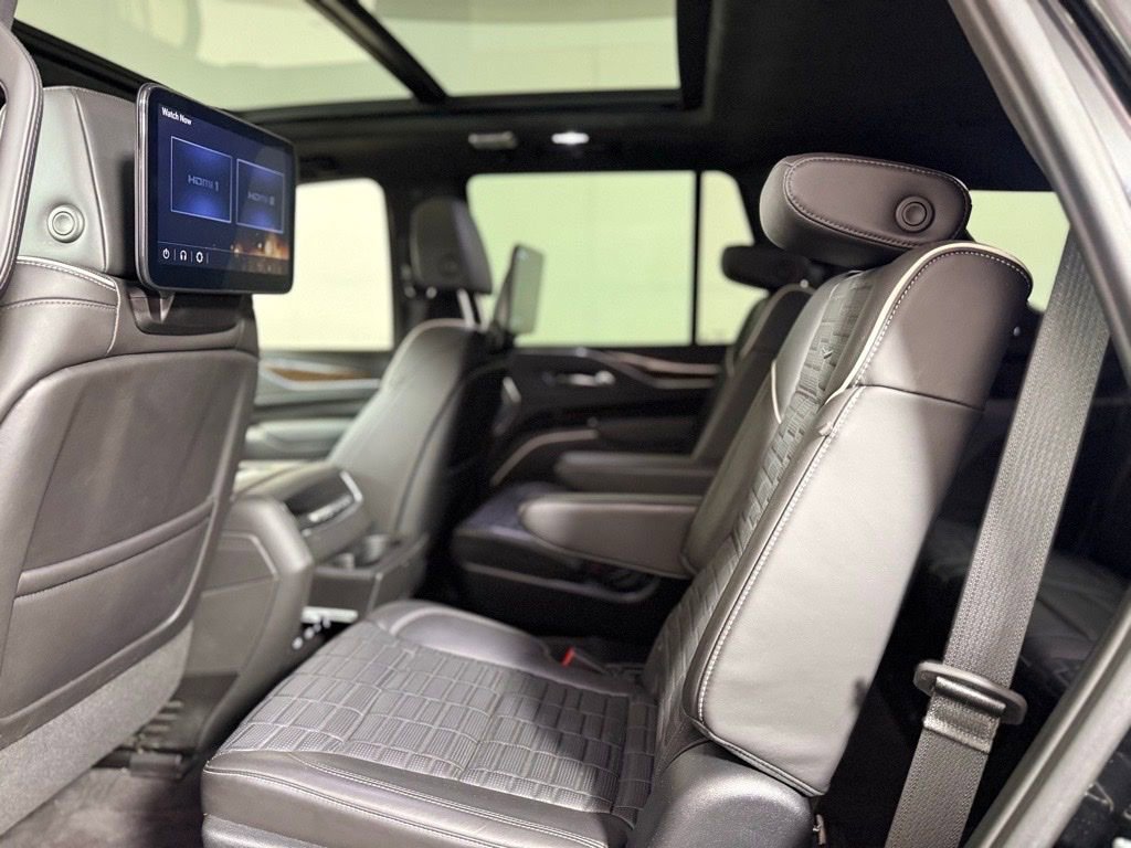 Used 2023 Cadillac Escalade Sport Platinum AWD/4WD image 21