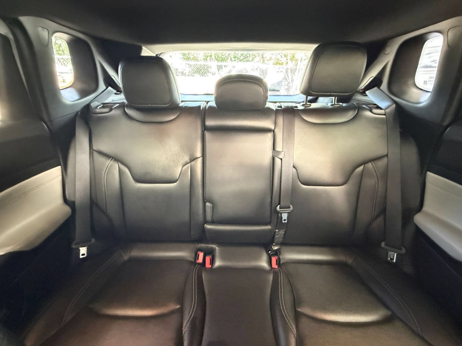 Used 2025 Jeep Compass Limited AWD/4WD image 38