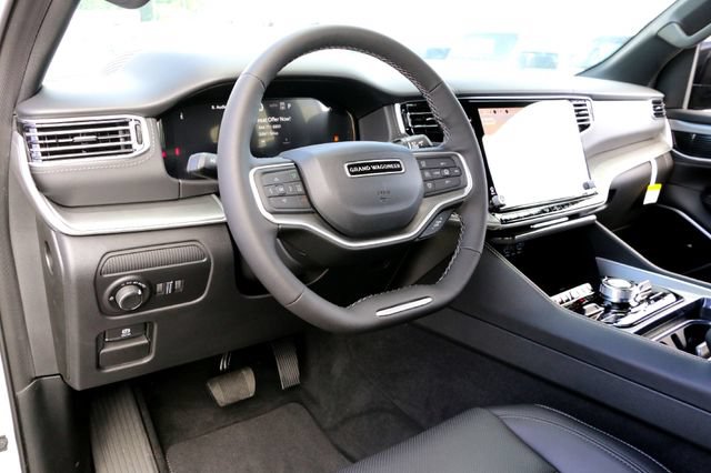 New 2026 Jeep Grand Wagoneer Limited AWD/4WD image 8
