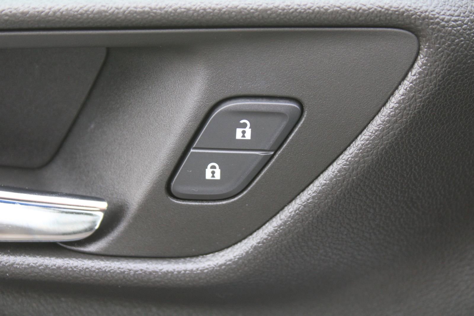 Used 2024 Chevrolet Trax RS image 21