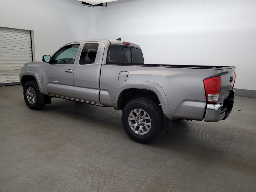 Used 2016 Toyota Tacoma SR5 AWD/4WD image 3