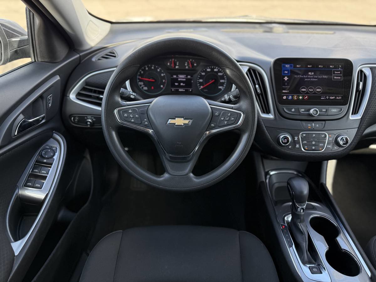 Used 2023 Chevrolet Malibu LT image 17