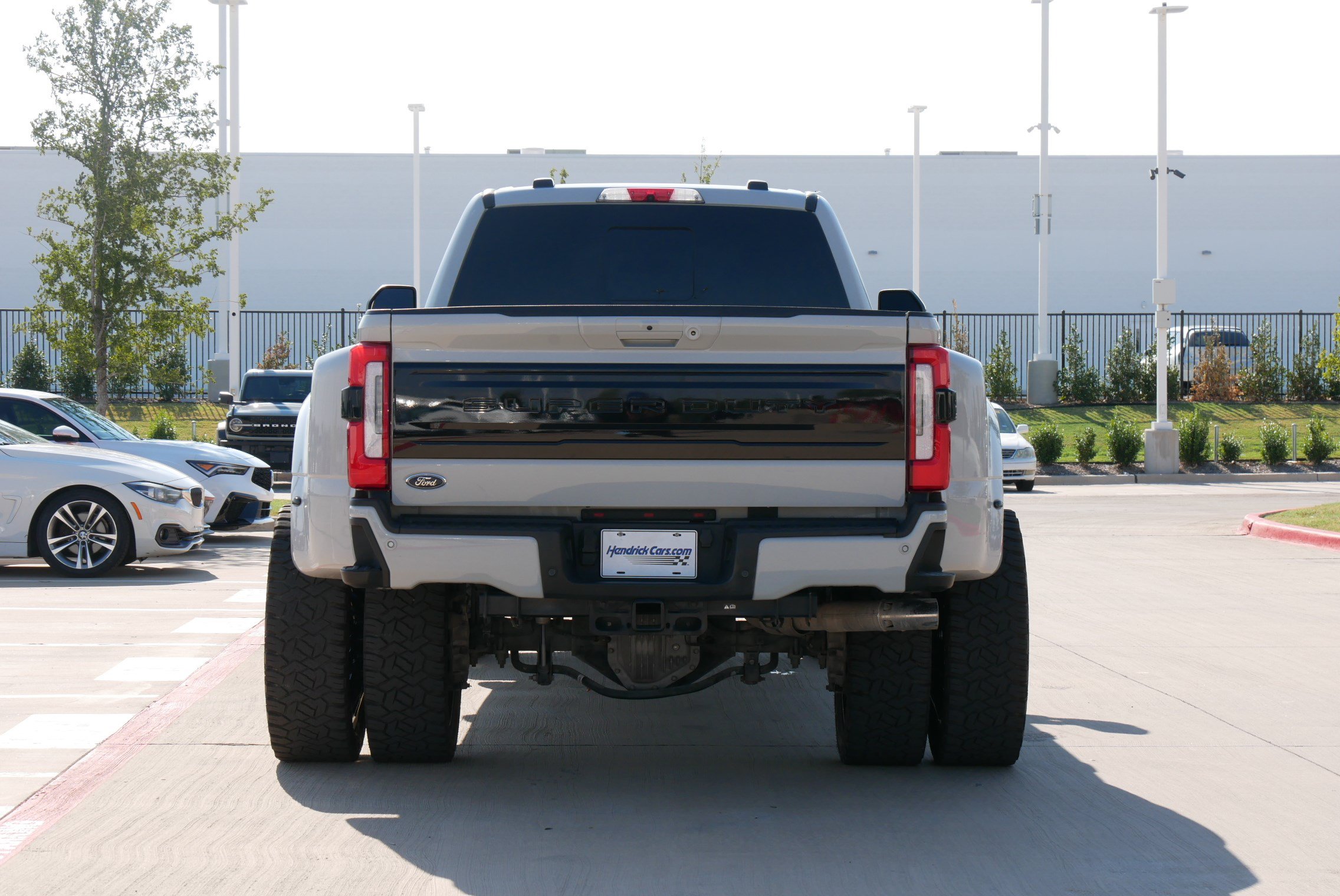 Used 2025 Ford F450 Platinum w/ FX4 Off-Road Package AWD/4WD image 8