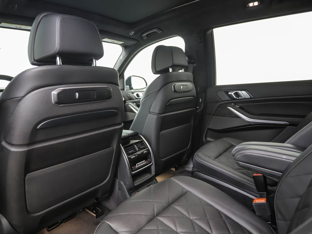 Used 2024 BMW X7 xDrive40i w/ Executive Package image 20