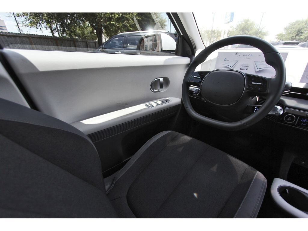 Certified 2024 Hyundai Ioniq 5 SE RWD image 10