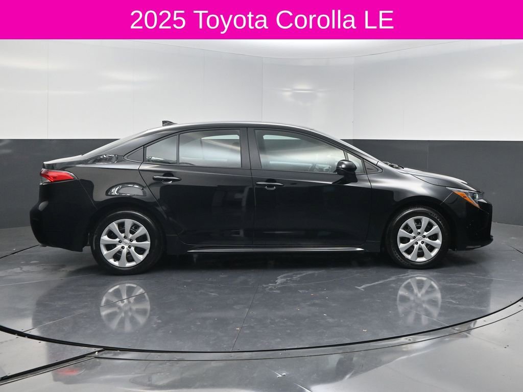 Used 2025 Toyota Corolla LE image 4