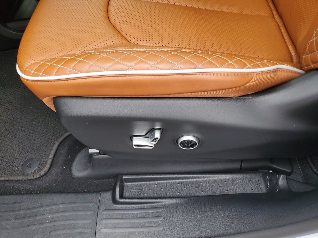 Certified 2024 Chrysler Pacifica Pinnacle AWD/4WD image 17