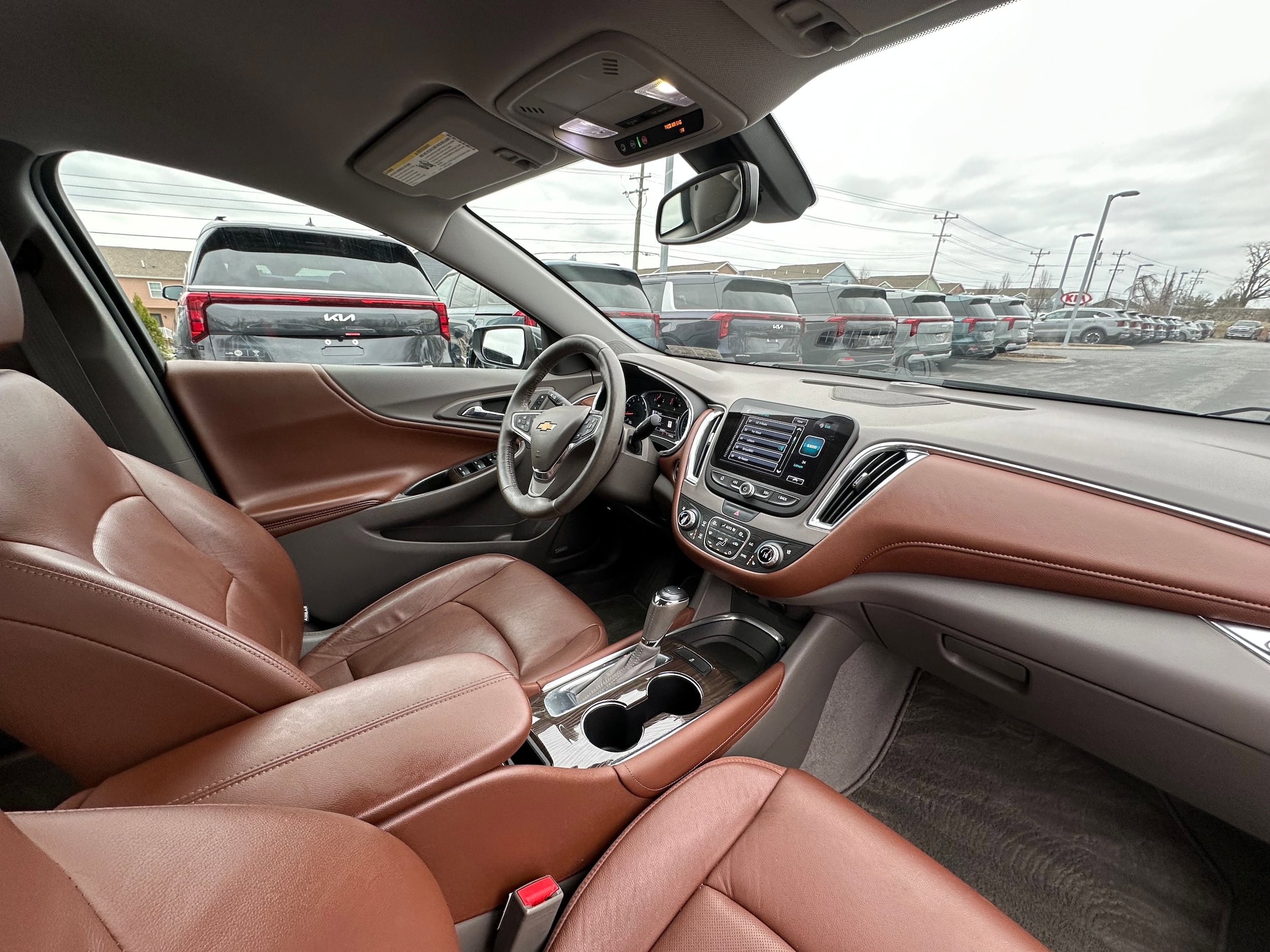 Used 2017 Chevrolet Malibu Premier FWD image 17