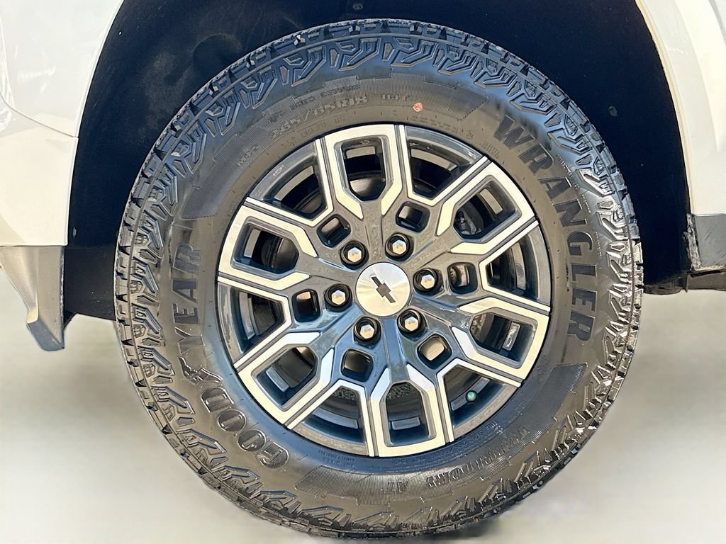 Used 2024 Chevrolet Colorado Z71 w/ Advanced Trailering Package AWD/4WD image 30