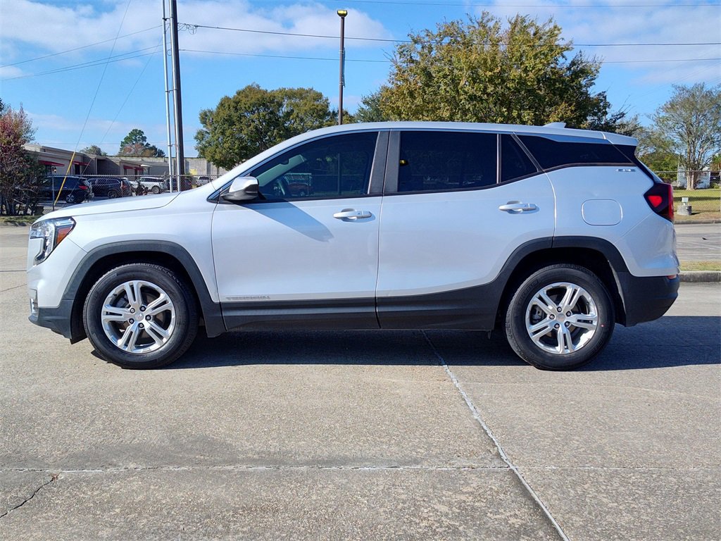 Used 2022 GMC Terrain SLE image 4