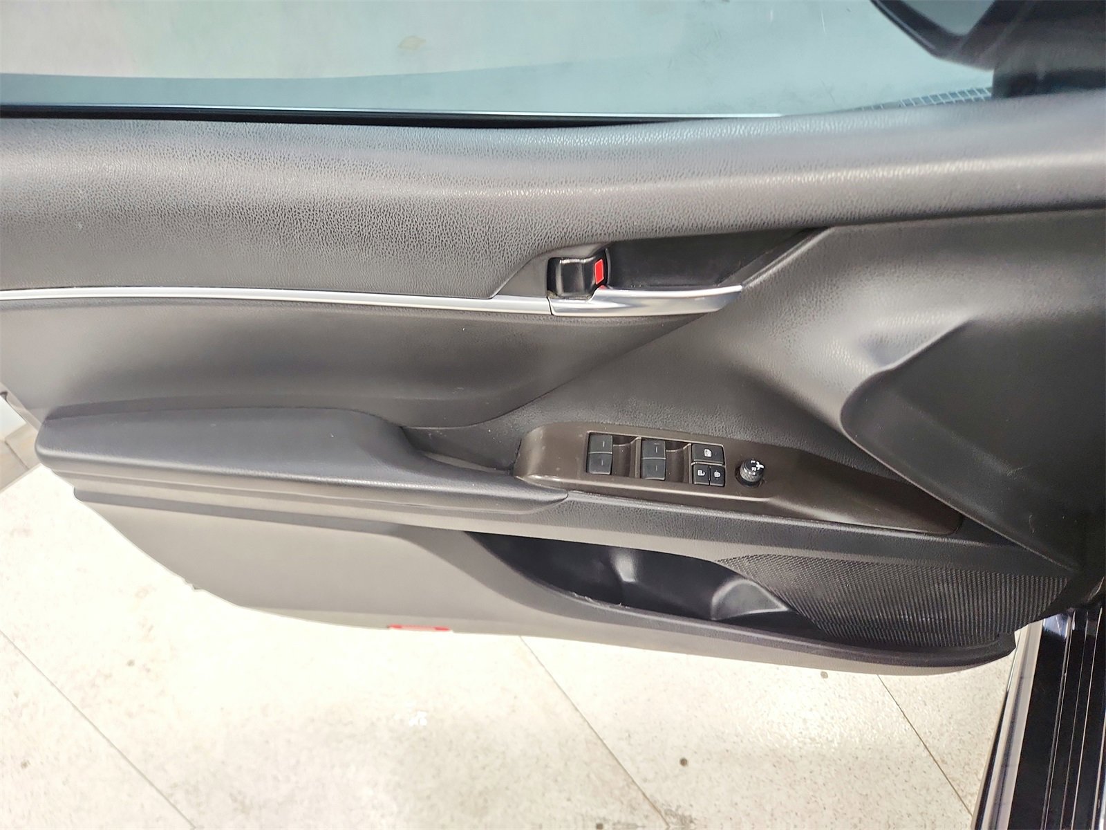 Used 2023 Toyota Camry SE image 30