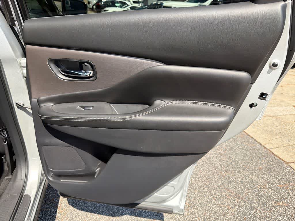 Used 2023 Nissan Murano SV AWD/4WD image 15