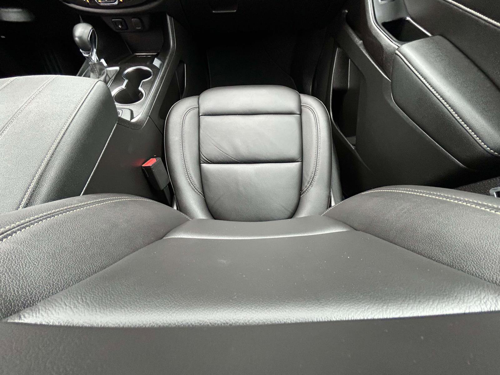 Used 2023 Chevrolet Traverse LT image 14