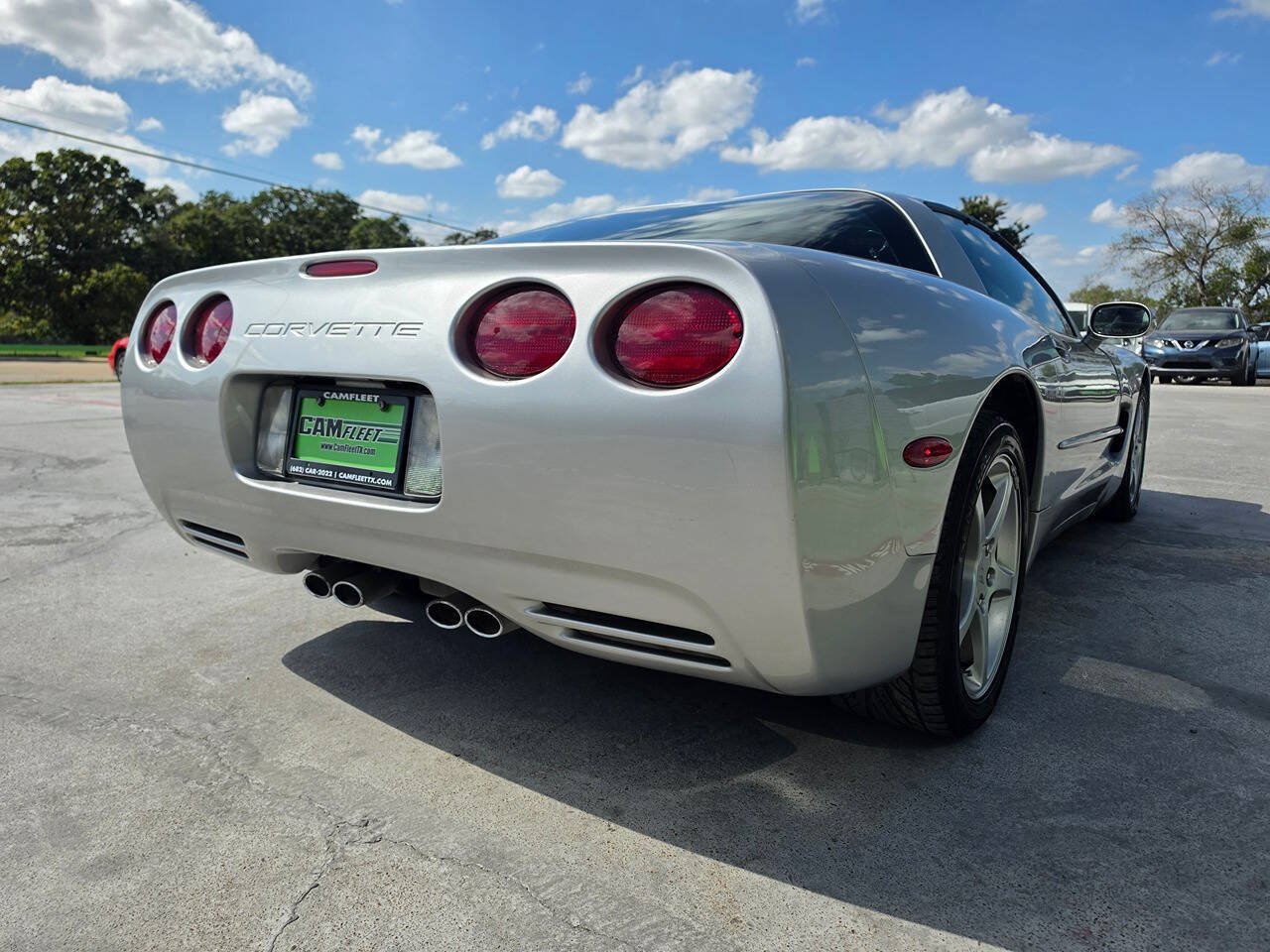 Used 2004 Chevrolet Corvette Coupe w/ Preferred Equipment Group RWD image 11