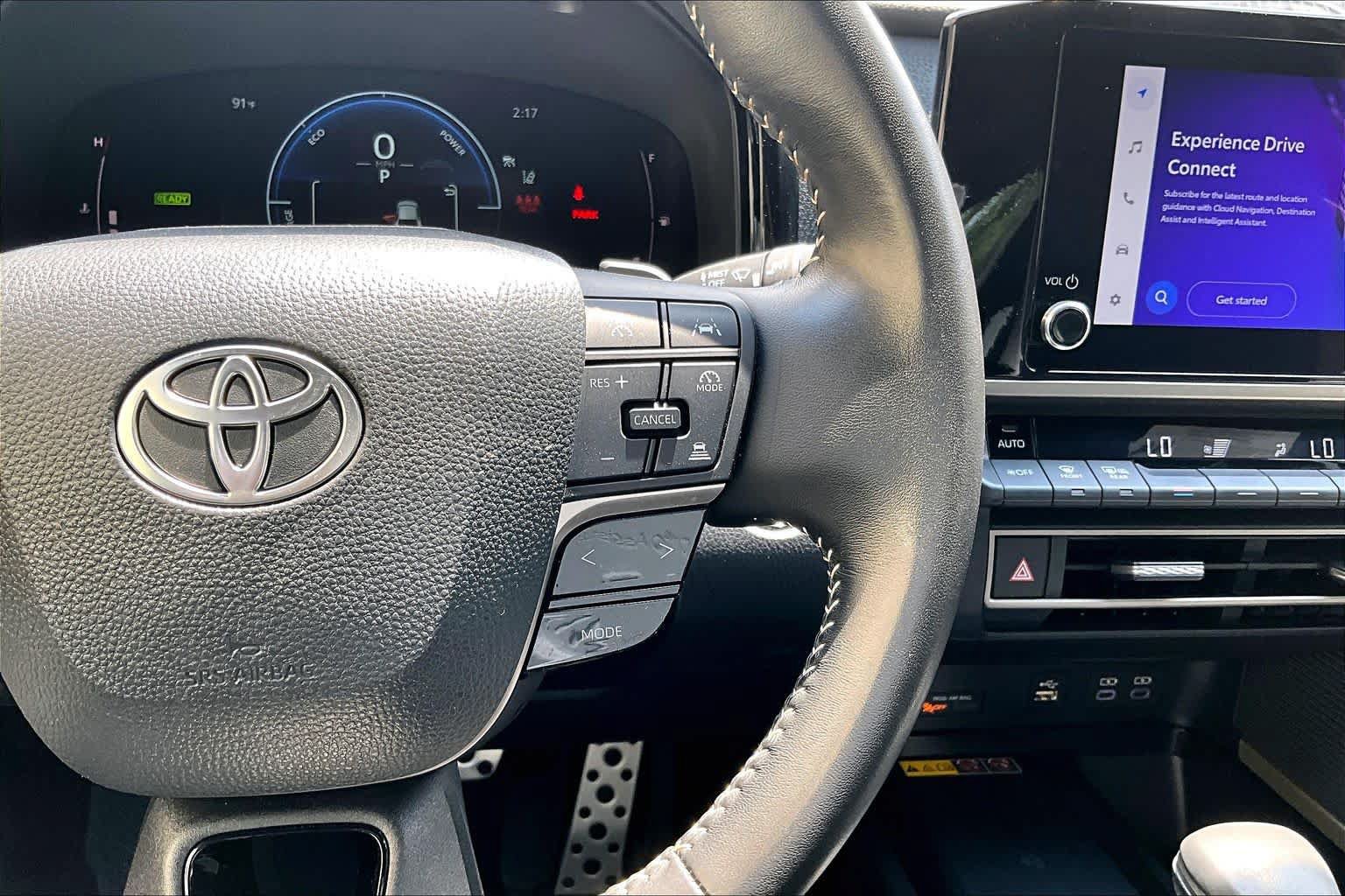 Used 2025 Toyota Camry SE FWD image 25