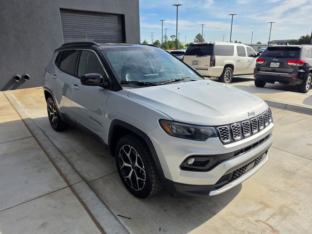 Used 2025 Jeep Compass Limited AWD/4WD image 3