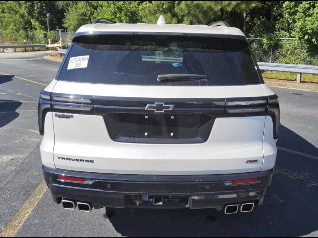 Used 2024 Chevrolet Traverse RS FWD image 8