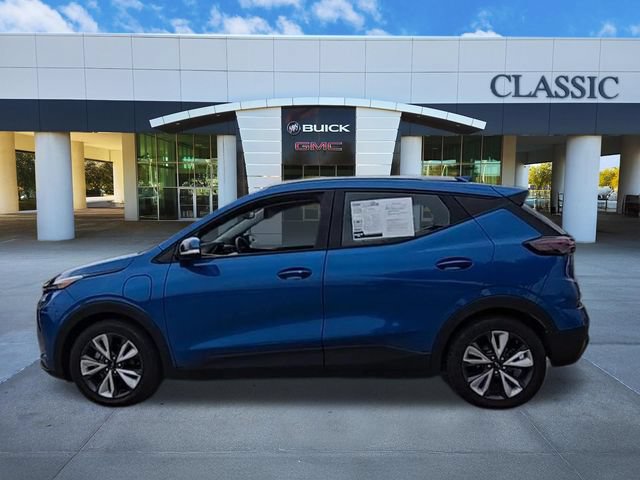 Used 2022 Chevrolet Bolt EUV LT w/ Convenience Package FWD image 6