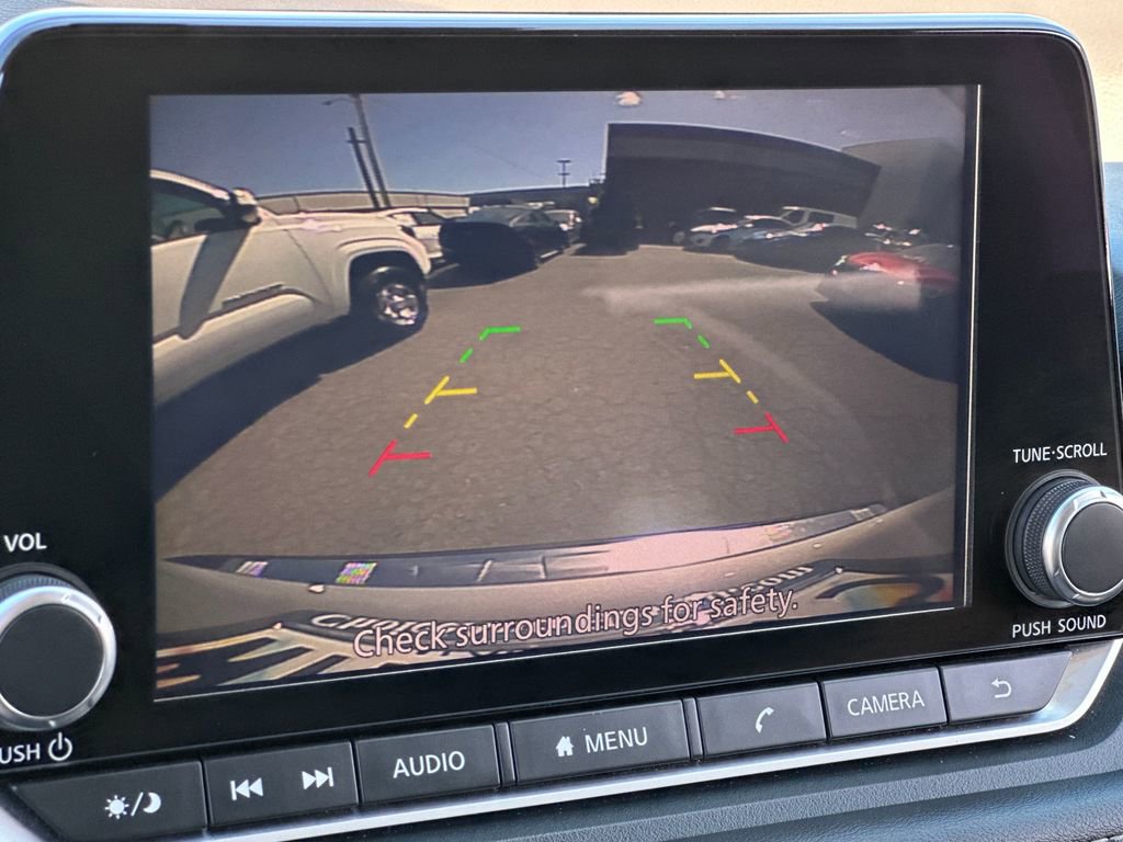 Used 2022 Nissan Rogue SV image 17