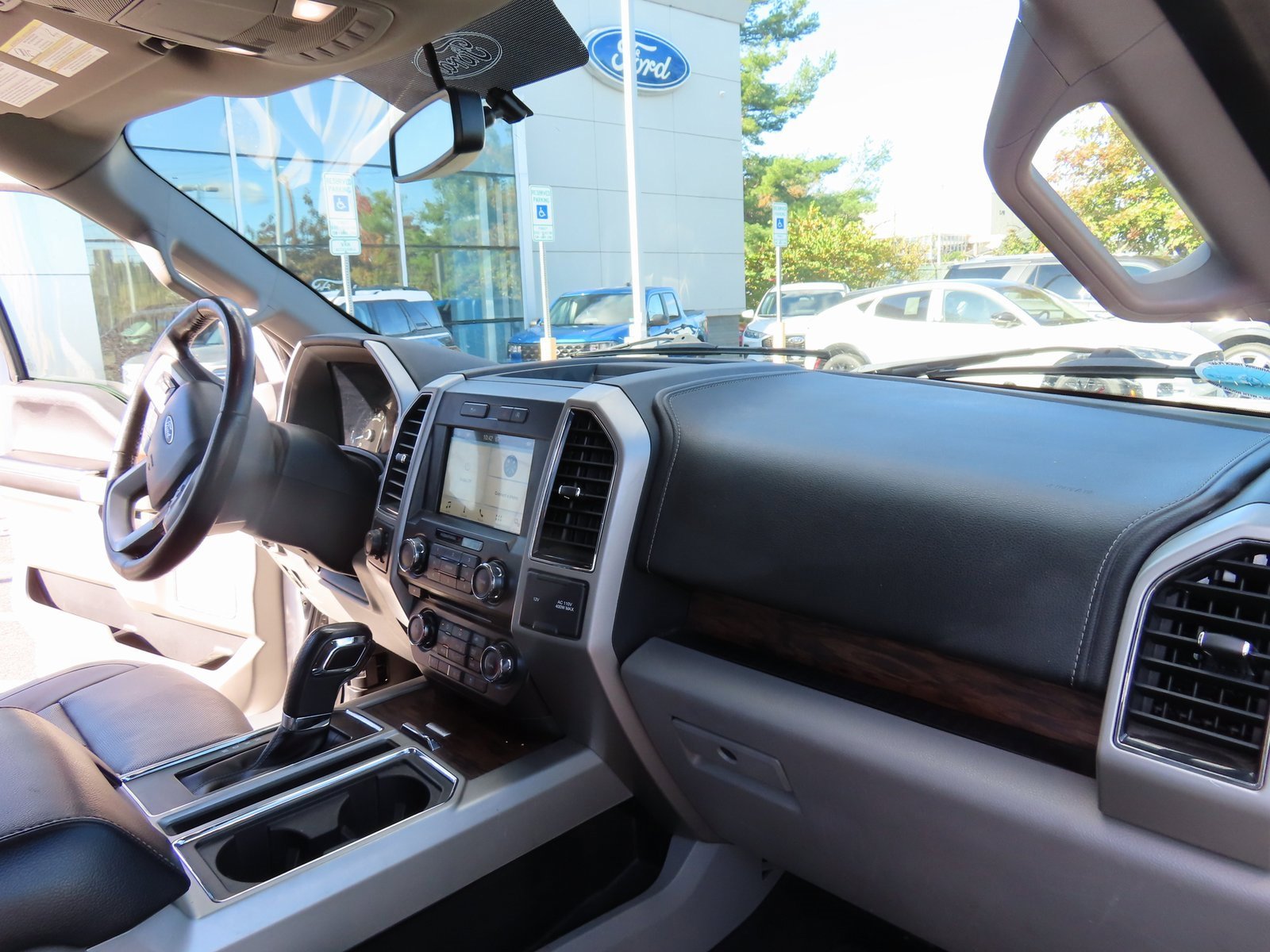 Used 2018 Ford F150 Lariat image 19