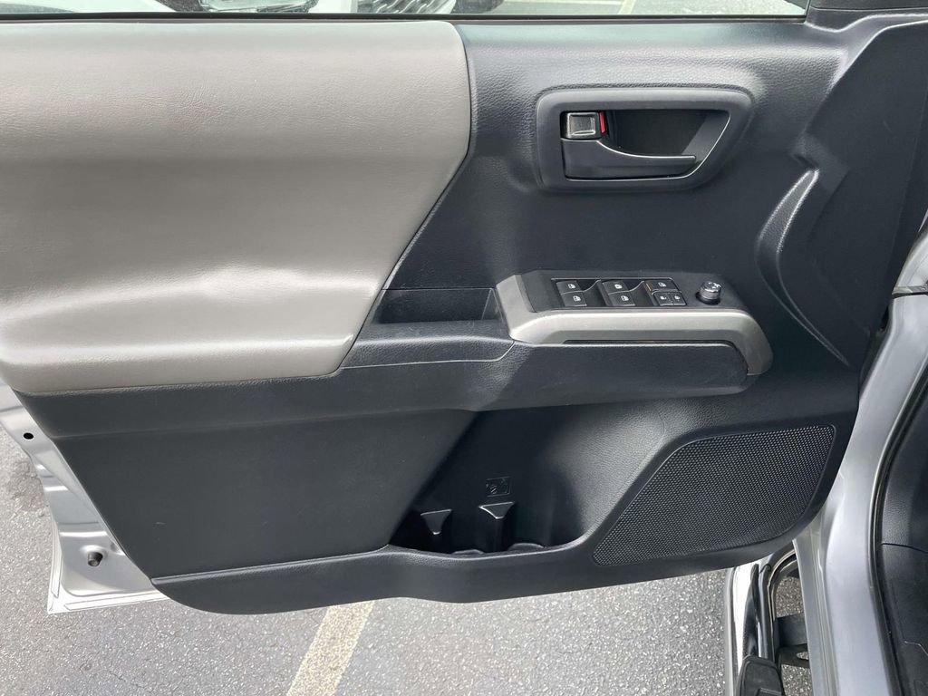 Used 2019 Toyota Tacoma SR5 image 25