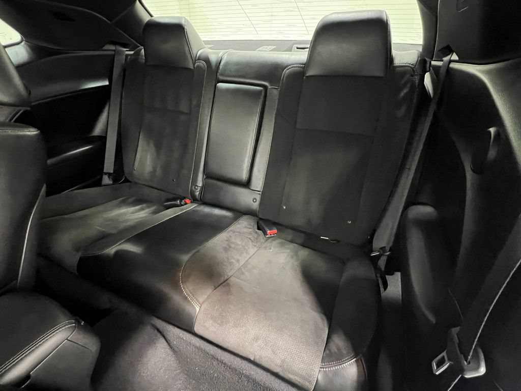 Used 2019 Dodge Challenger R/T Scat Pack w/ Plus Package RWD image 32