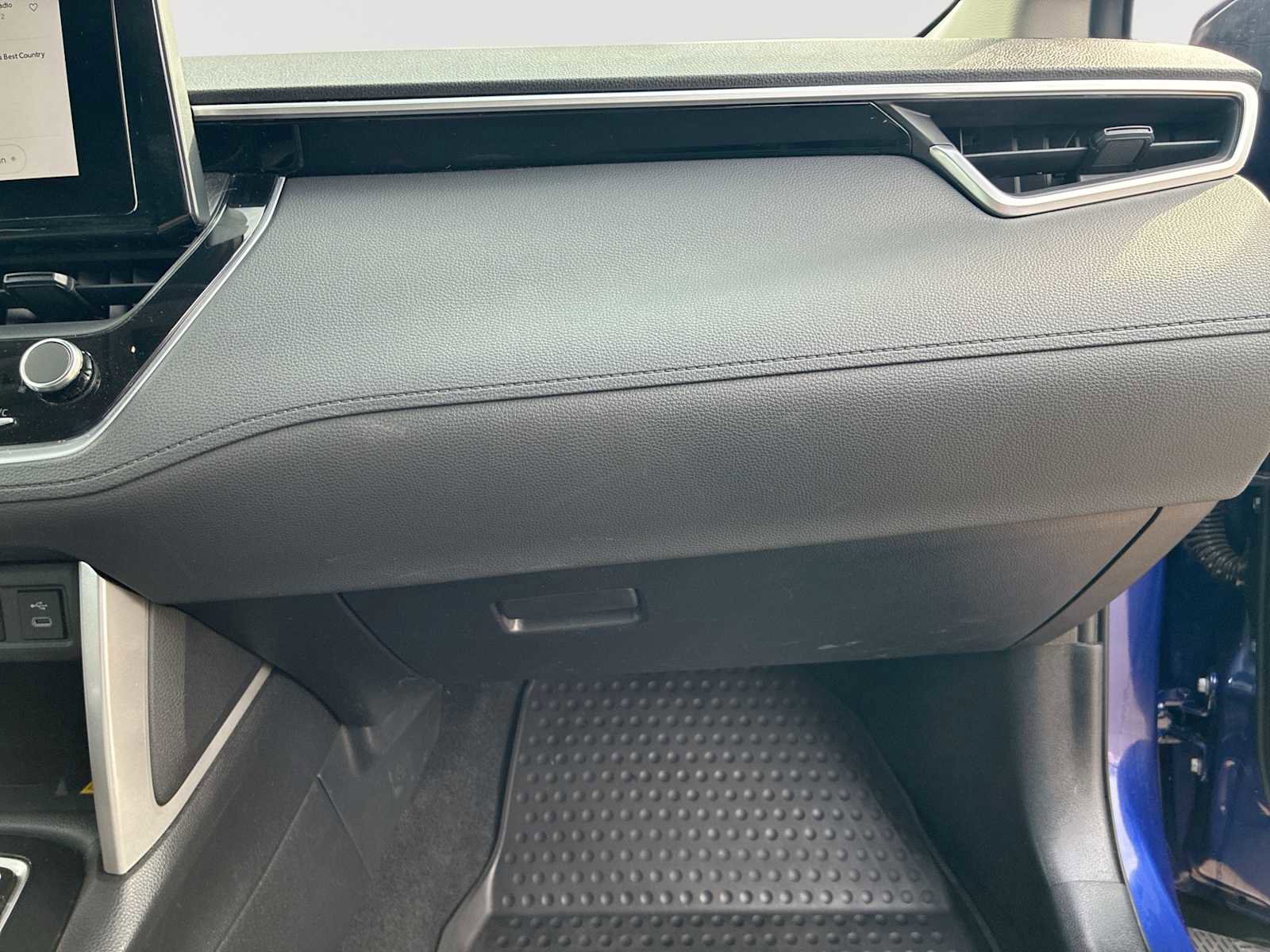 Used 2023 Toyota Corolla Cross LE image 28