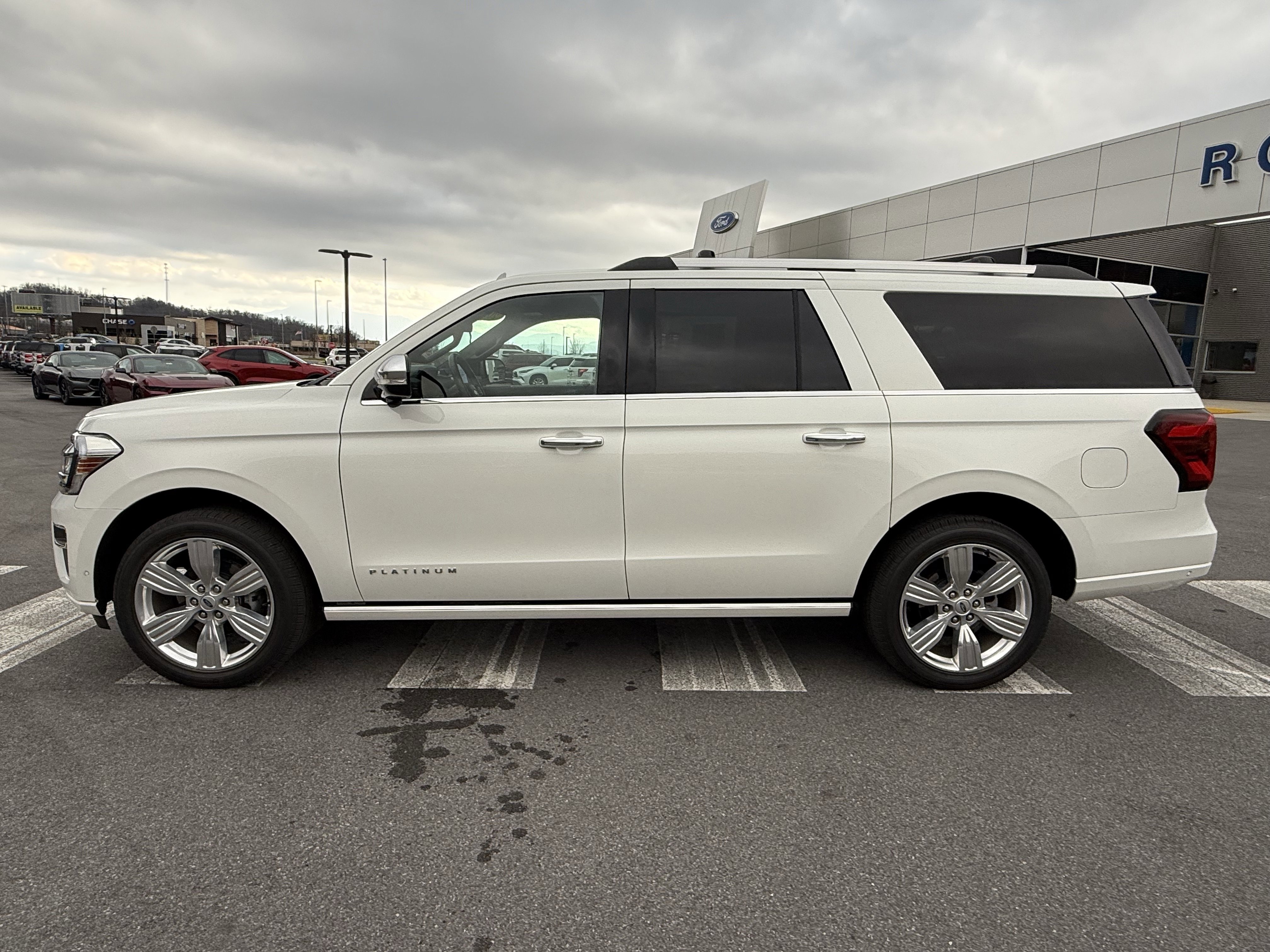 Used 2024 Ford Expedition Max Platinum image 8