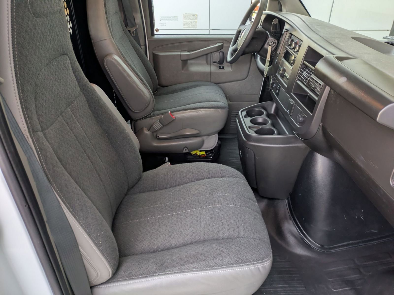 Used 2024 Chevrolet Express 2500 w/ Driver Convenience Package RWD image 27