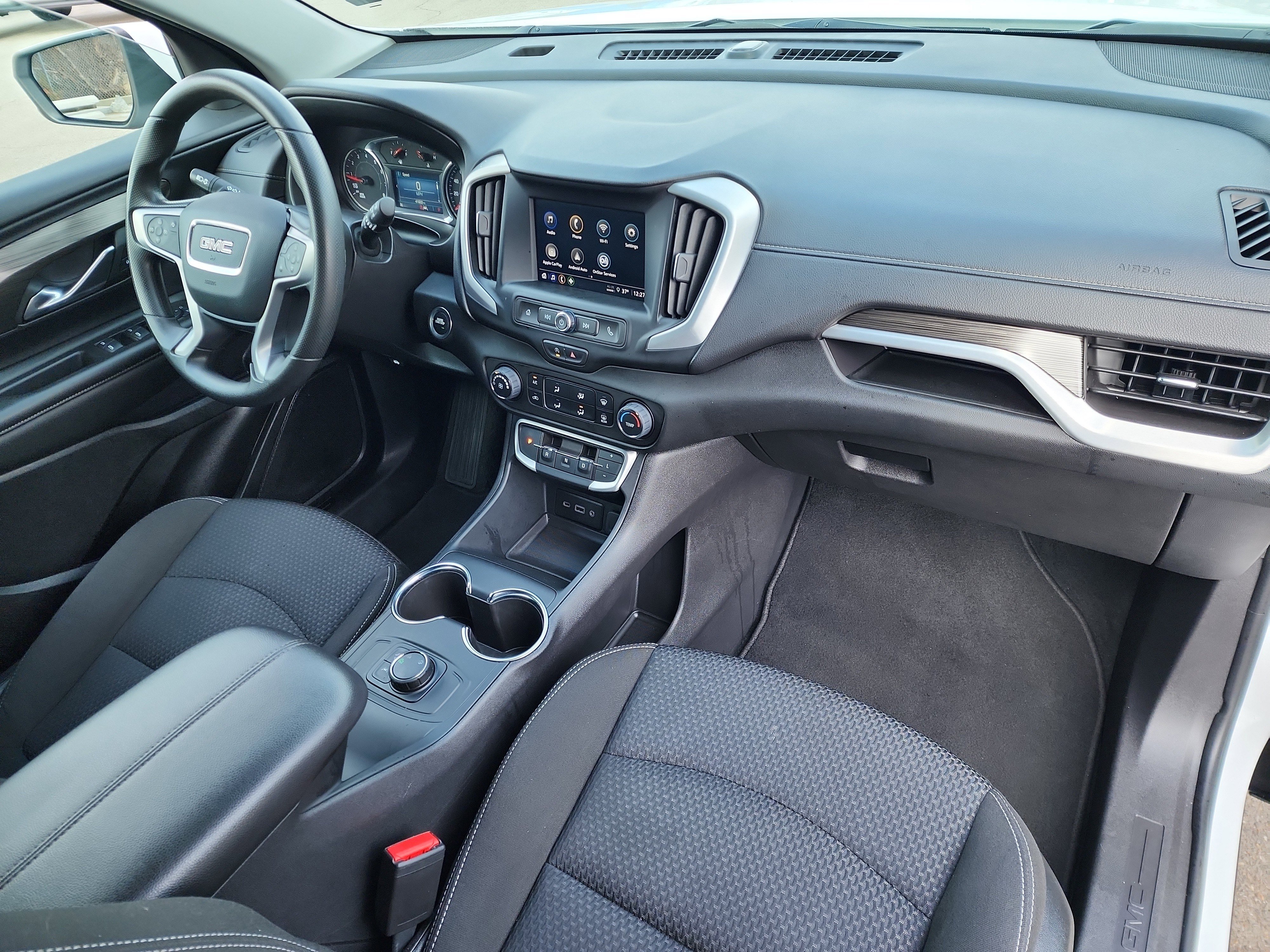 Used 2024 GMC Terrain SLE image 16