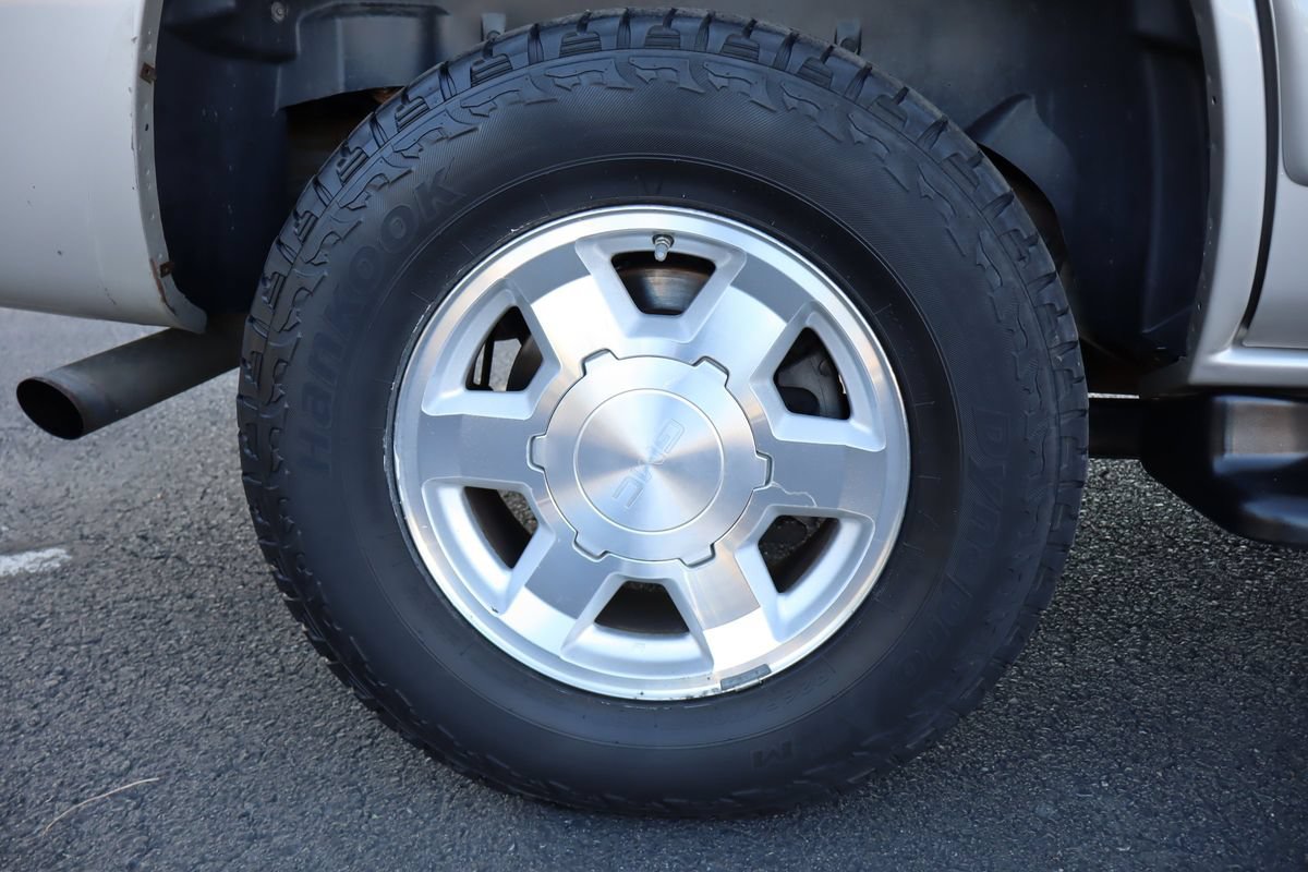Used 2005 GMC Yukon SLT w/ SLT Preferred Equipment Group AWD/4WD image 46