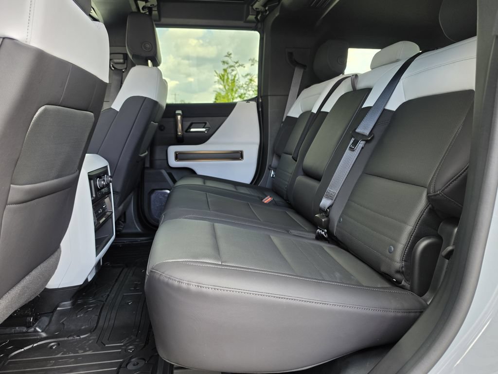 Used 2025 GMC Hummer EV 2X w/ LPO, Dark Essentials Package AWD/4WD image 21