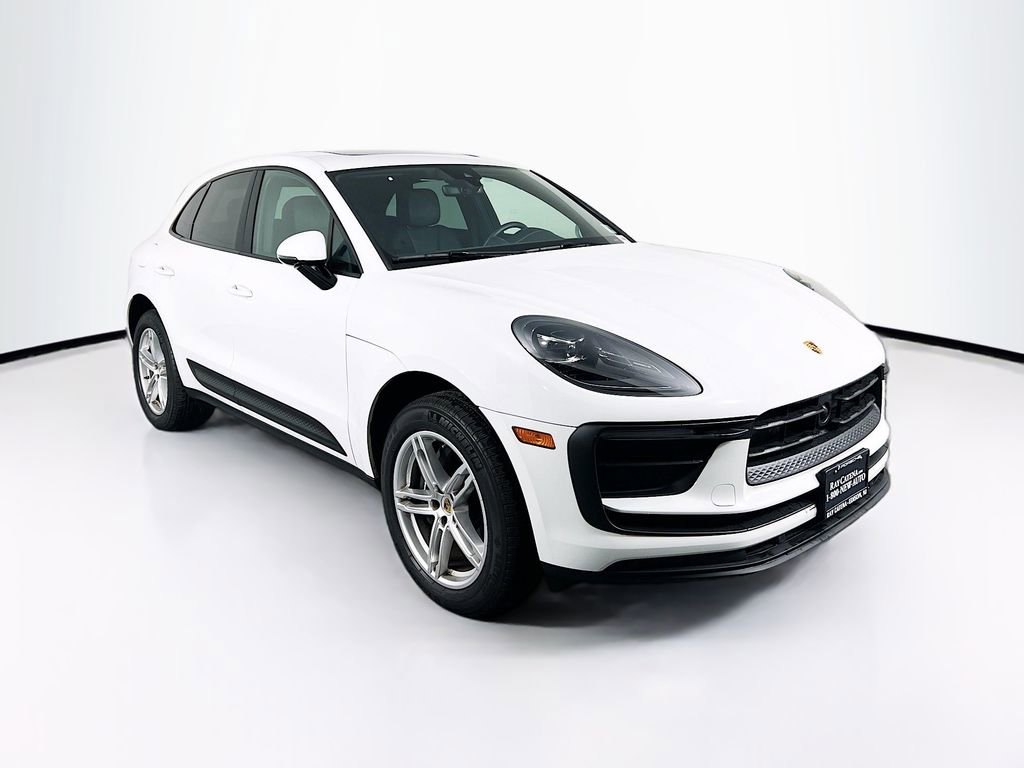 Certified 2025 Porsche Macan AWD/4WD image 7