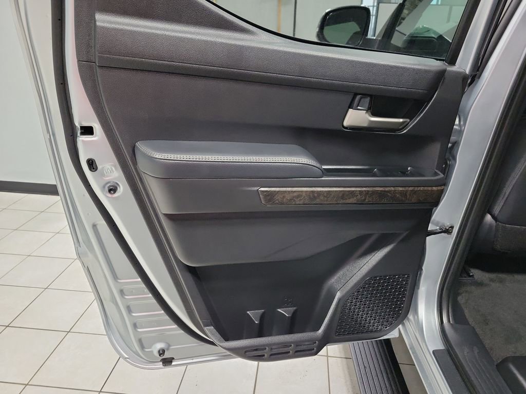 Used 2025 Toyota Tacoma Limited image 35