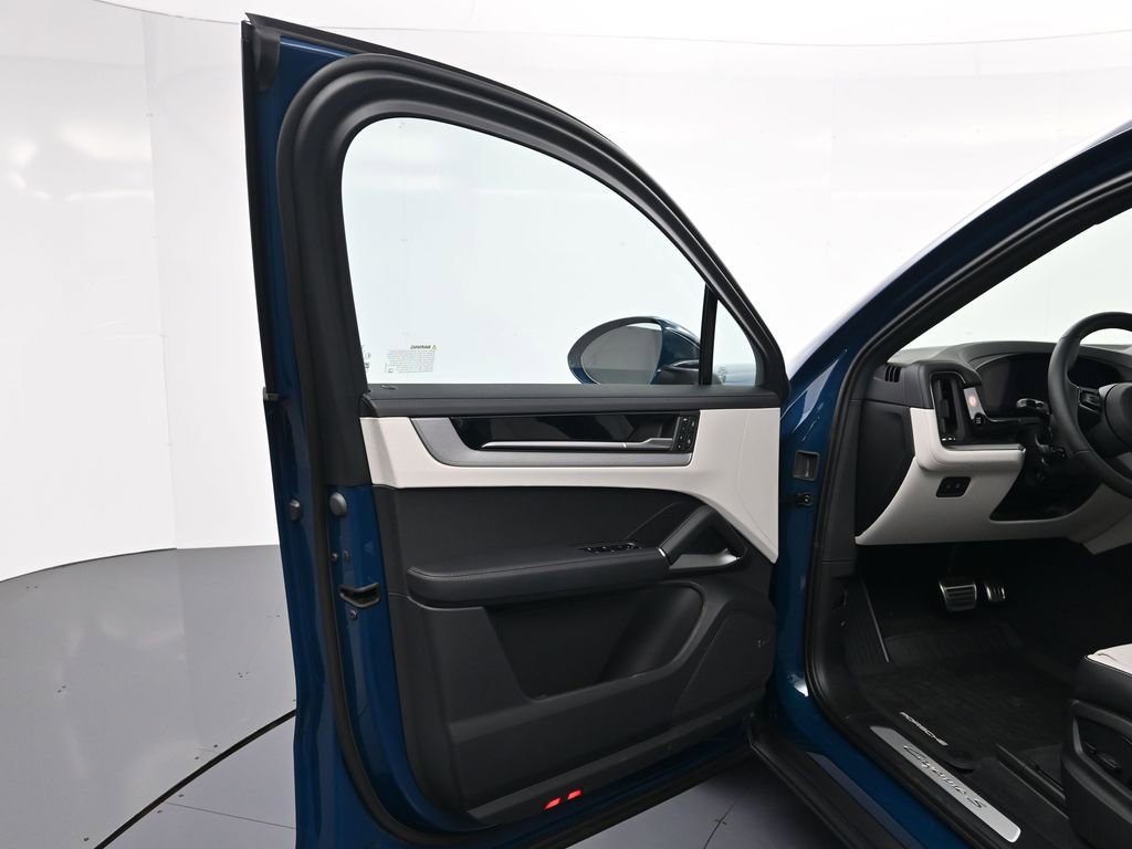 New 2026 Porsche Cayenne S image 16