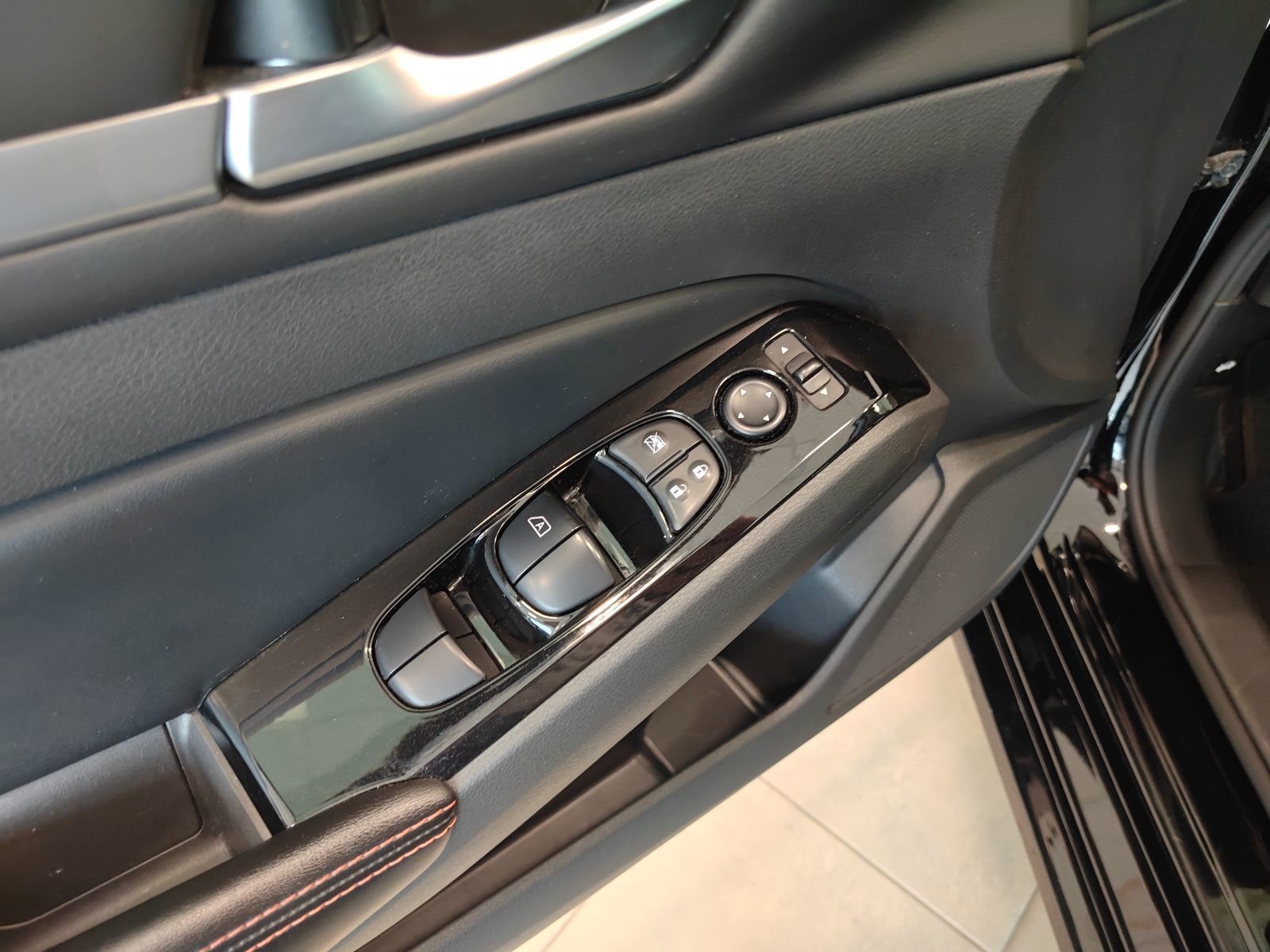 Used 2024 Nissan Altima 2.5 SR image 10