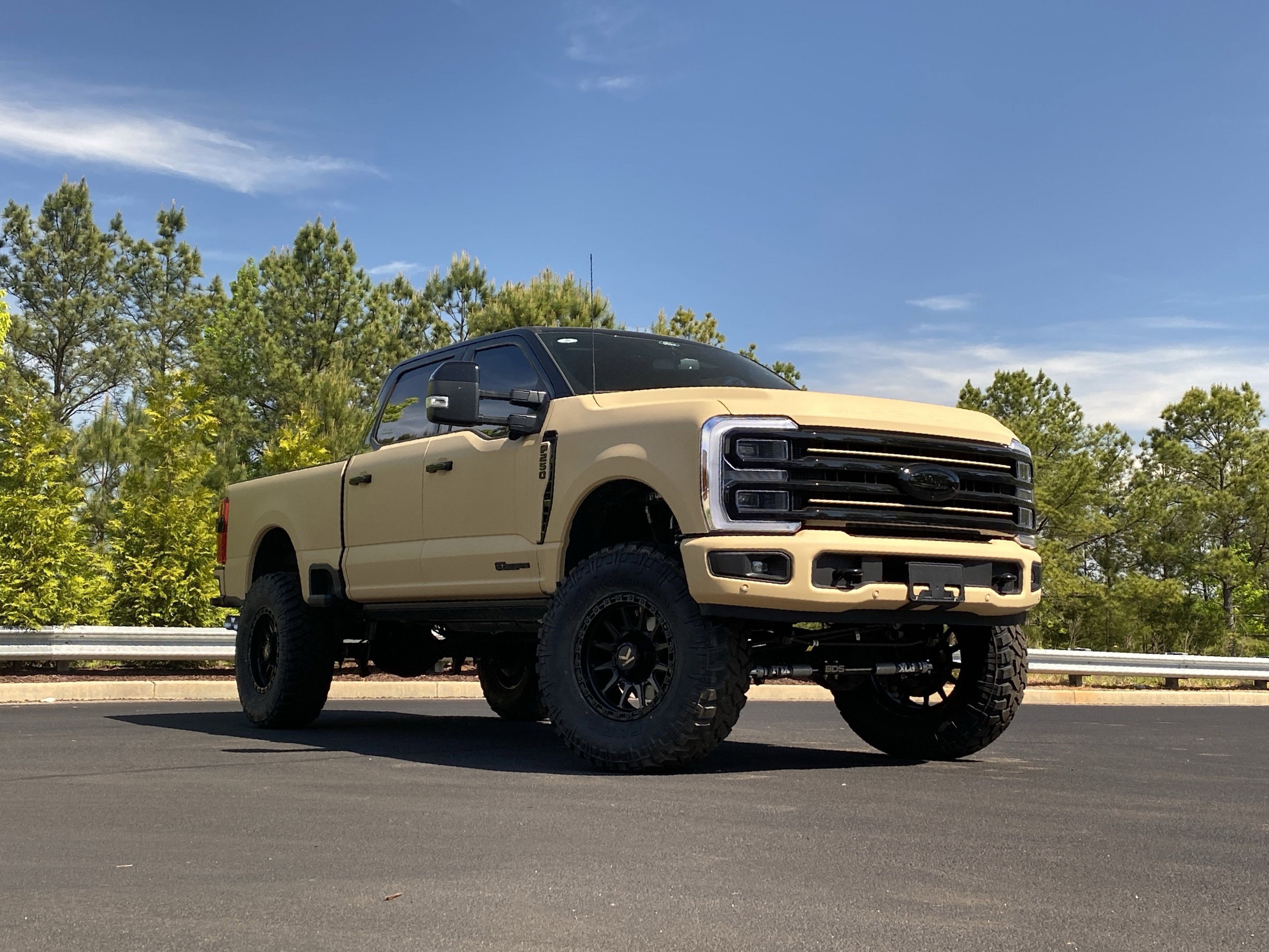 Used 2026 Ford F250 Platinum w/ Tremor Off-Road Package image 2