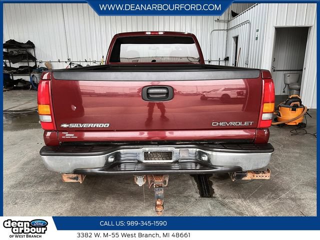 Used 1999 Chevrolet Silverado 2500 LS w/ Firm Ride Suspension Pkg AWD/4WD image 3