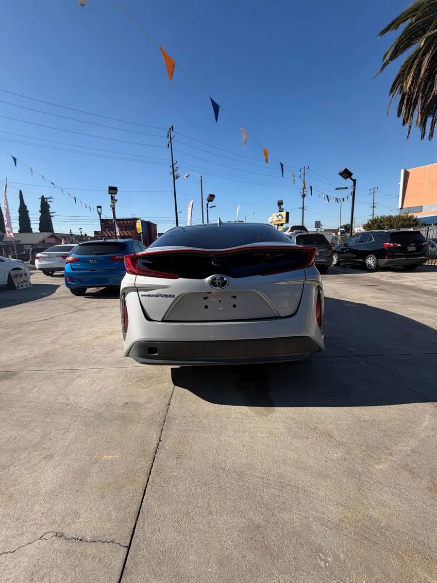 Used 2018 Toyota Prius Prime Plus image 11