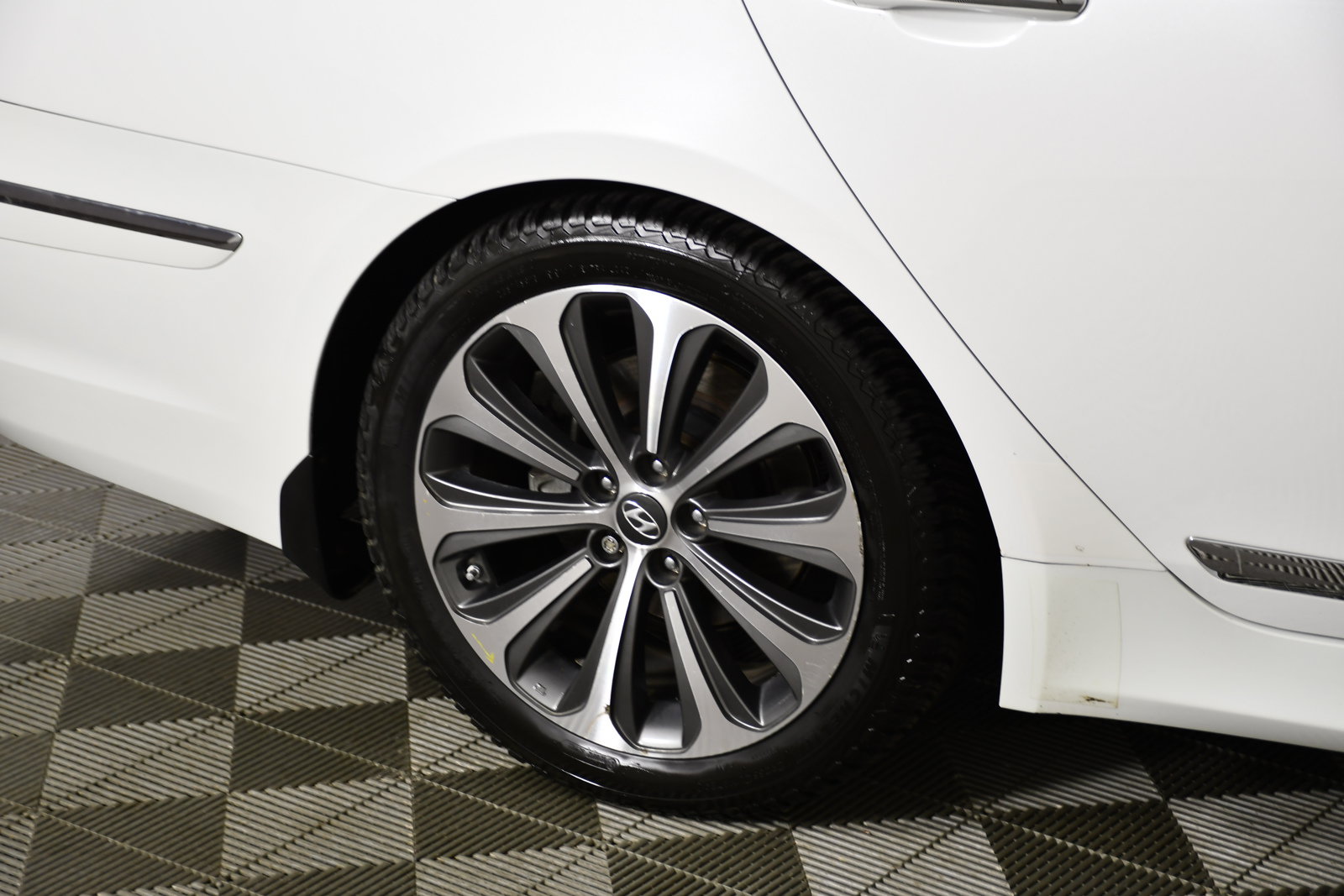 Used 2013 Hyundai Genesis 5.0 R-Spec RWD image 55